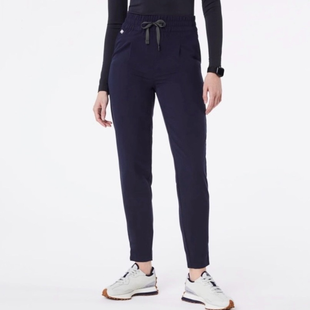 FIGS Lille high-waisted tapered scrub pants - Navy medium tall (NWOT)